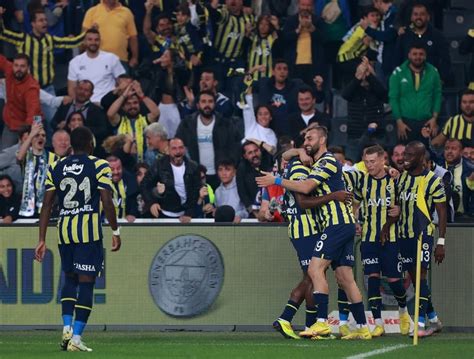 G­o­l­ ­a­t­a­m­a­y­a­n­ı­n­ ­F­e­n­e­r­b­a­h­ç­e­­d­e­ ­i­ş­i­ ­y­o­k­
